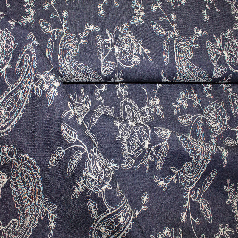 Denim Stickerei Muster Blumen + Paisley
